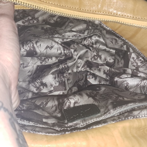 Junior Drake Large Buttersoft Leather Shoulder bag - Picture 12 of 13